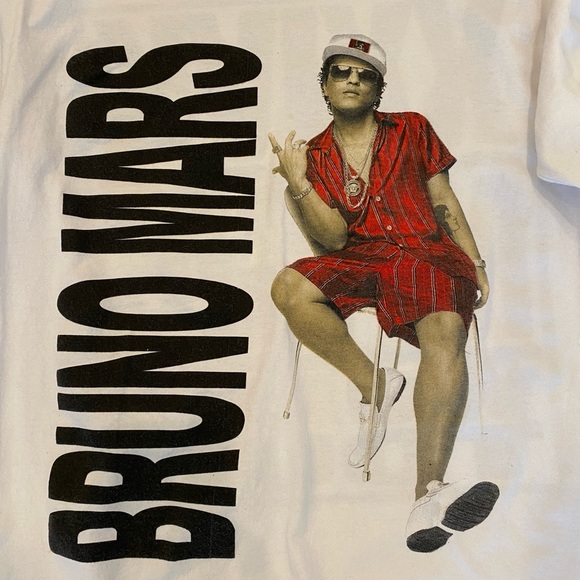 Bruno Mars Magic World Concert Tour White Long Sleeve Tee Shirt / - Picture 2 of 8